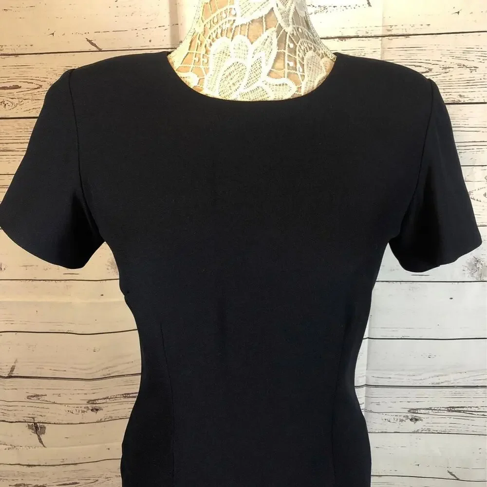 Lord & Taylor petite fitted Navy short sleeved round neck dress size 4 petite